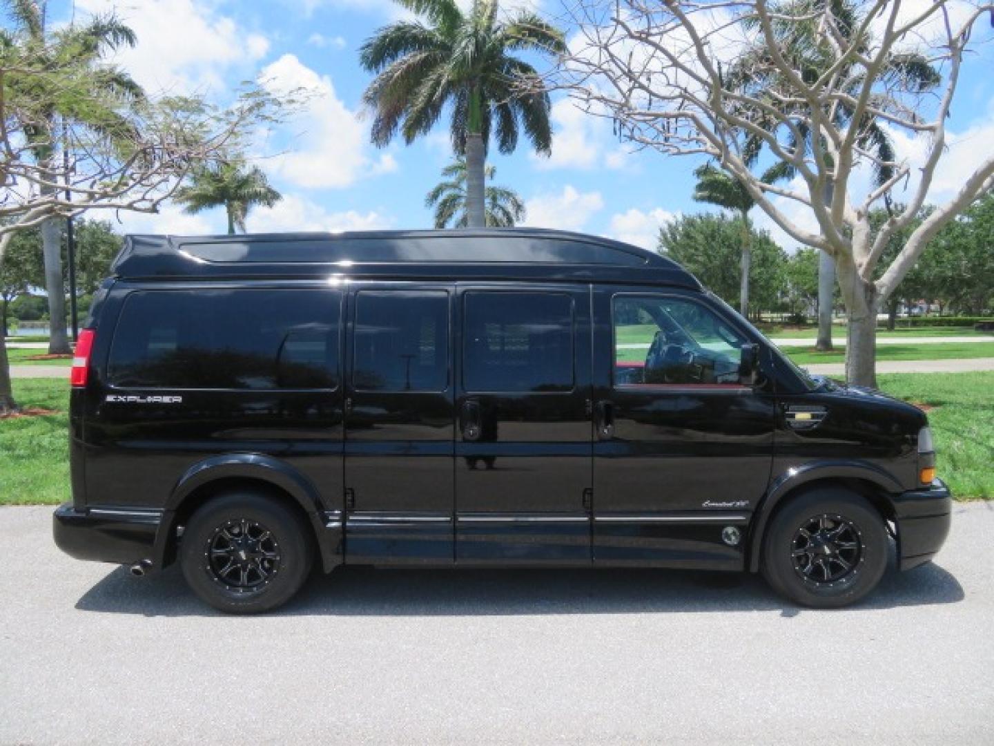 2018 Black /Red GMC Savana G2500 Cargo (1GTW7AFG9J1) with an 6.0L V8 OHV 16V FFV engine, 6A transmission, located at 4301 Oak Circle #19, Boca Raton, FL, 33431, (954) 561-2499, 26.388861, -80.084038 - Photo#14